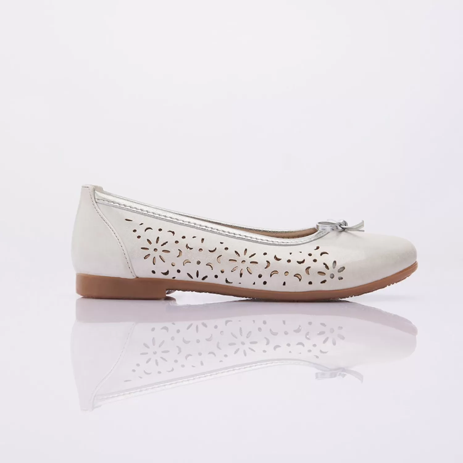 Shoes^Perla Floral Perforated Flats White