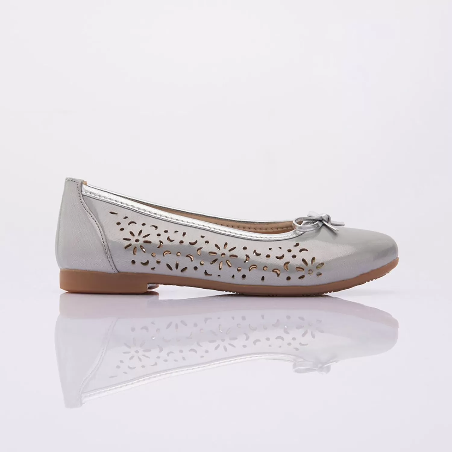 Shoes^Perla Floral Perforated Flats Silver